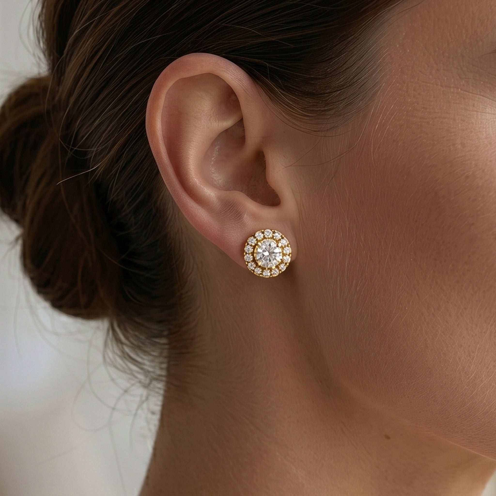 Gold diamond-set Earring